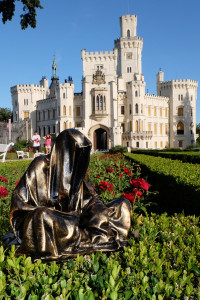 hluboka-castle--czech-republic-guardians-of-time-manfred-kili-kielnhofer-contemporary-fine-art-sculpture-statue-arts-design-modern-photography-6559